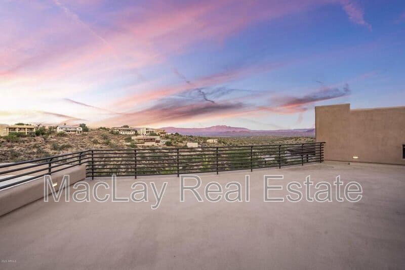 Fountain Hills House: 15810 E Centipede Dr