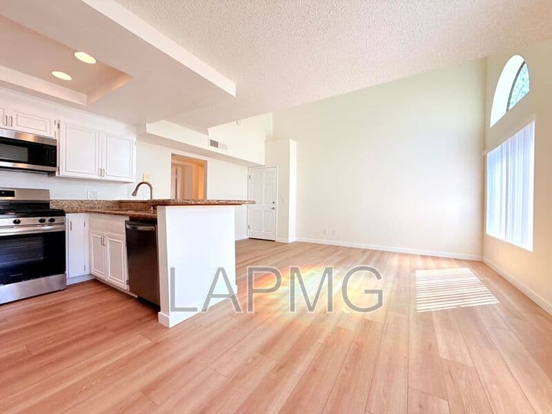 North Hollywood House: 5233 Cartwright Avenue