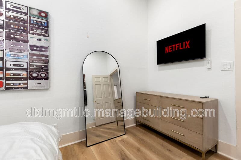 San Antonio Condo: 110 East Craig Place