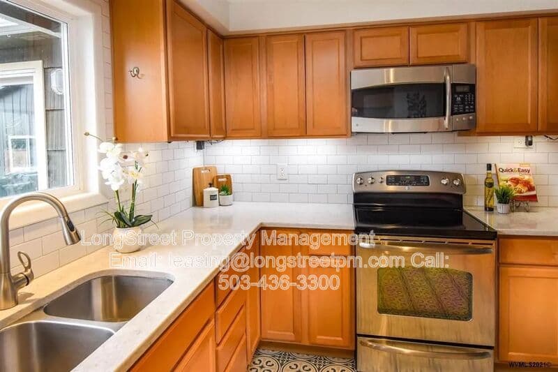 Corvallis House: 3610 SW Oetjen Ave