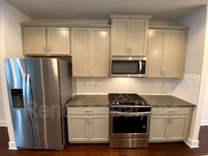 Doraville House: 3779 Oxford Circle