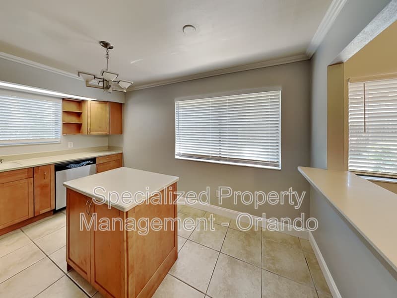 Longwood House: 220 S Fox Chase Pt