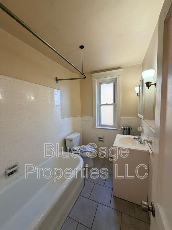Upper Darby Condo: 244 Long Lane