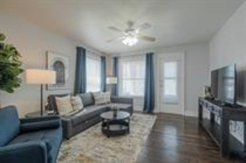 Kansas City Condo: 3833 Central St - 2N