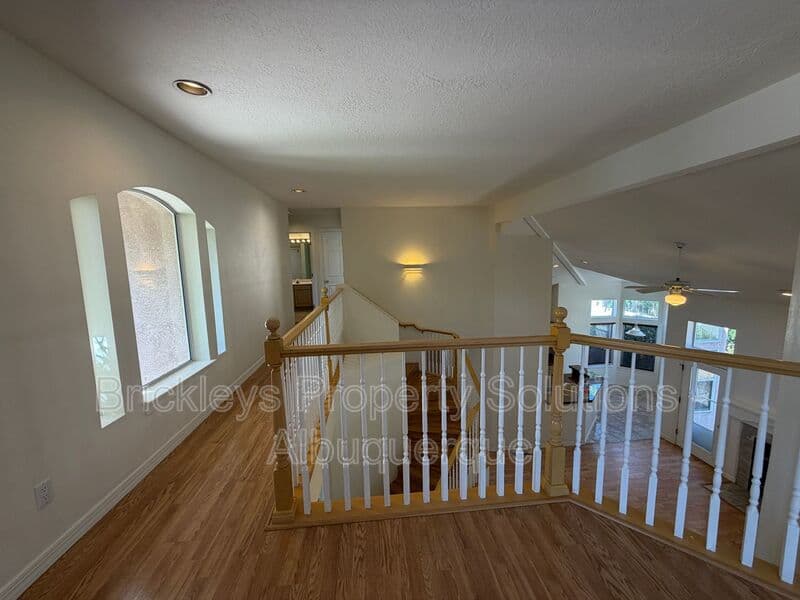 Albuquerque House: 6517 Glen Oak NE