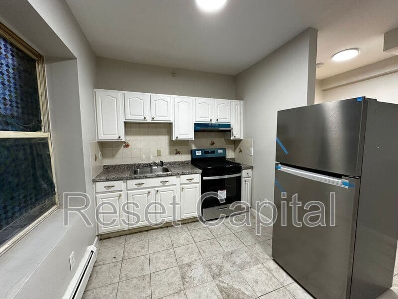 Newark Condo: 234 6th Avenue