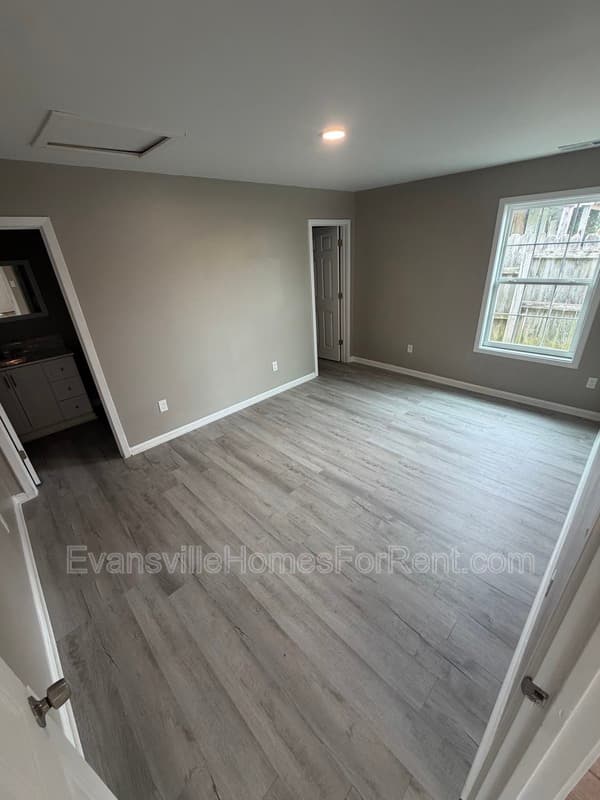 Evansville House: 1404 Oakley Street - 1406
