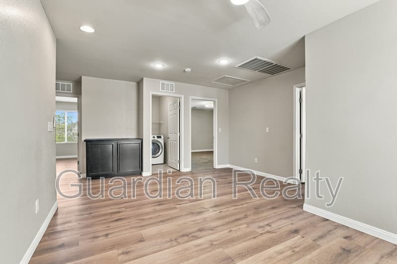 Las Vegas House: 5582 Grinding Rock Way