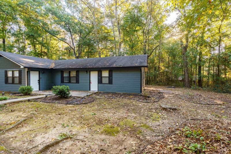 Winterville House: 122 Timber Drive