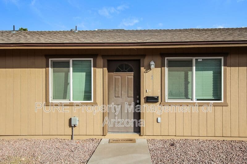 Mesa Condo: 703 E Knoll St