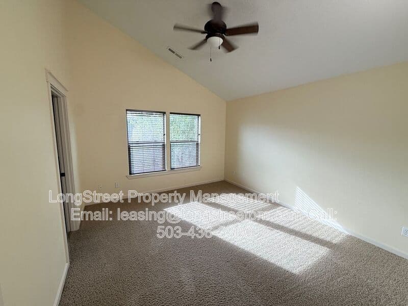 Salem House: 823 Crouchen St NW