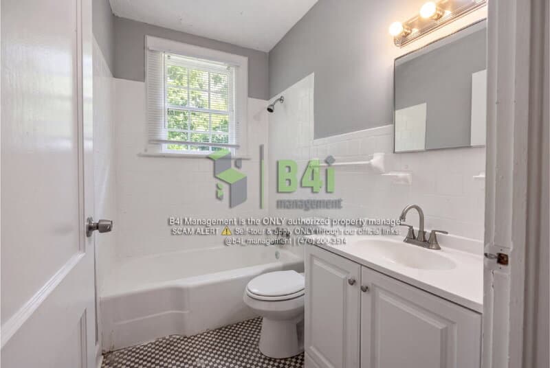 Columbus House: 243 Margaret Avenue