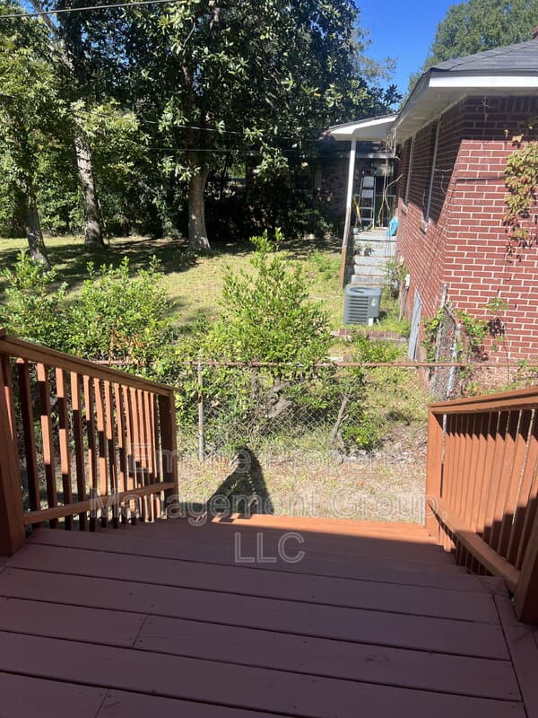 Columbia House: 59 Guernsey Drive