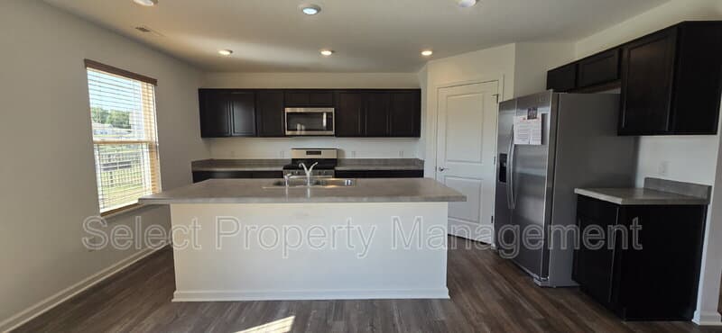 Fort Wayne House: 1396 Livingston Lakes Way