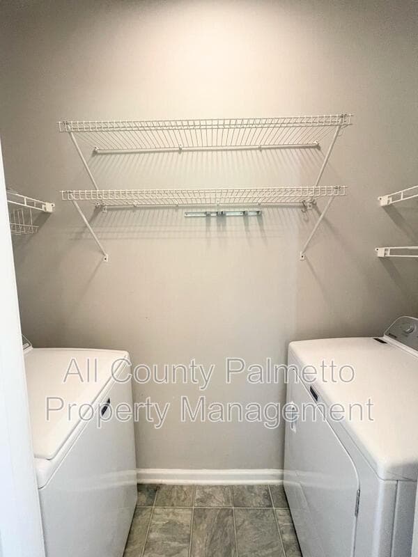 Summerville House: 142 Black River Drive