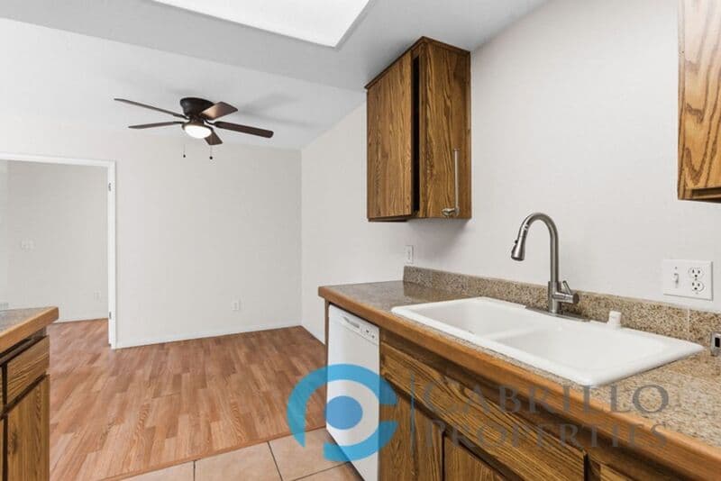 San Diego House: 10278 Black Mountain Rd