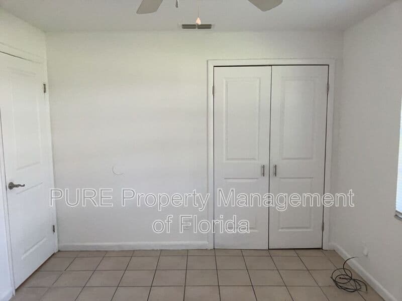 Ocala House: 5714 SE 4th Street