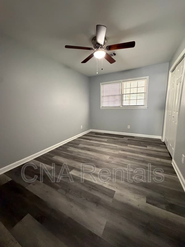Marietta Condo: 270 Kimberly Way