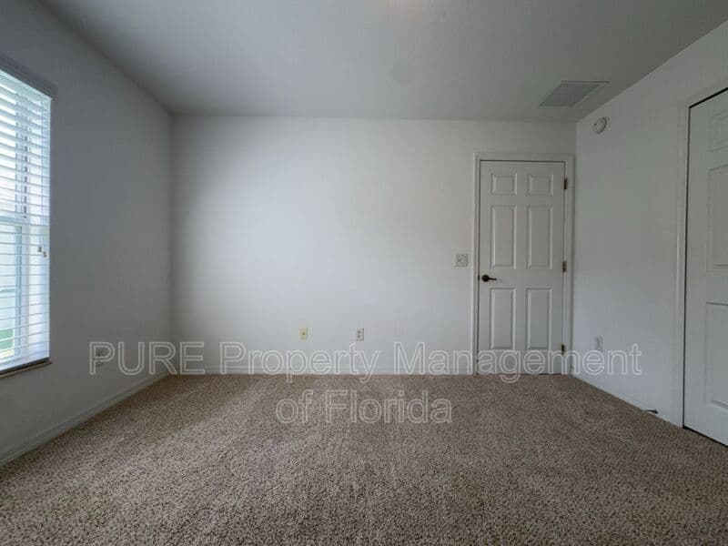 Ocala House: 15939 SW 14th Avenue Rd