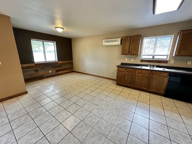 Gresham Condo: 1160 Schabow Street