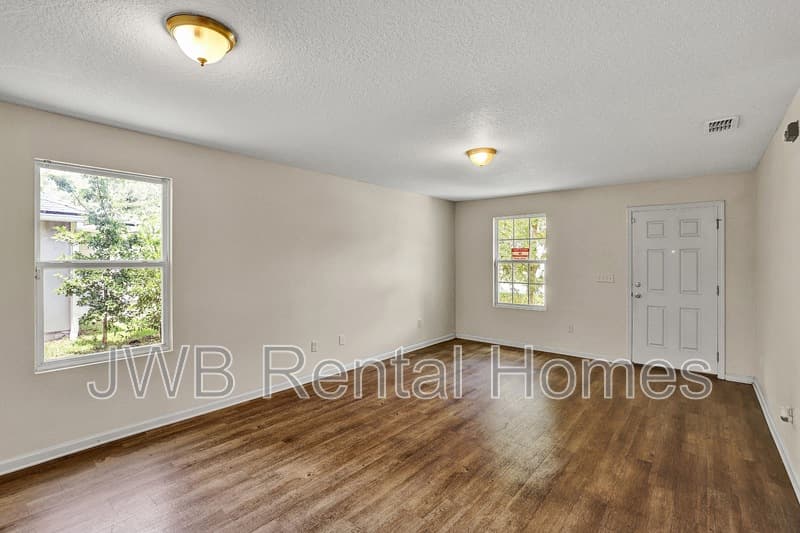 Jacksonville House: 7952 Dekle Ave