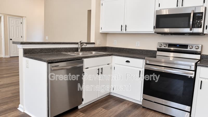 Pooler House: 12 Ashwood Court
