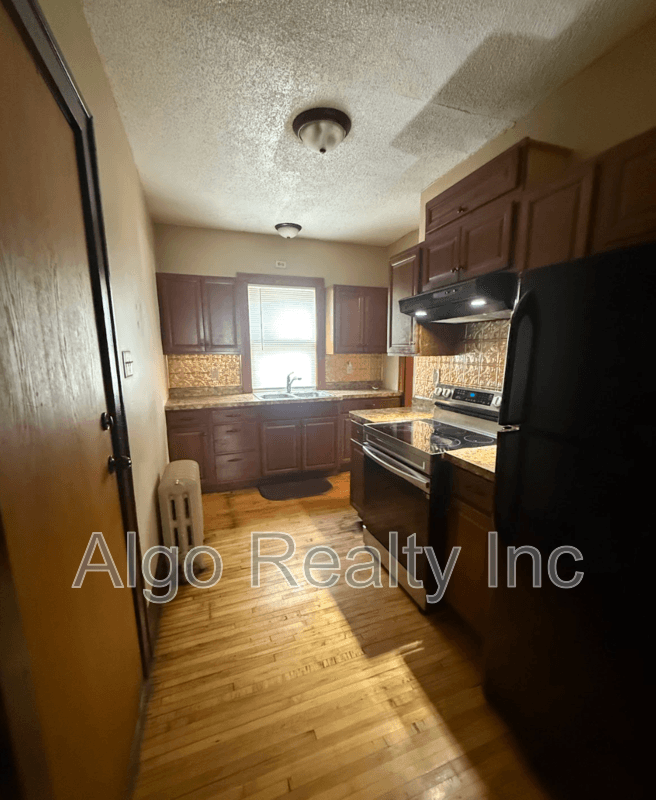 Minneapolis Condo: 2646 Dupont Avenue North - 1