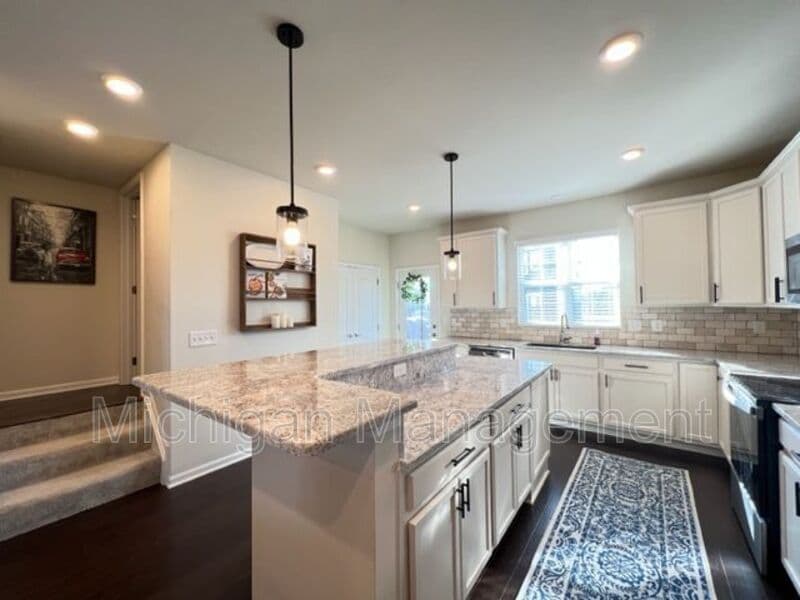 Plymouth Condo: 263 N Sydney Ct