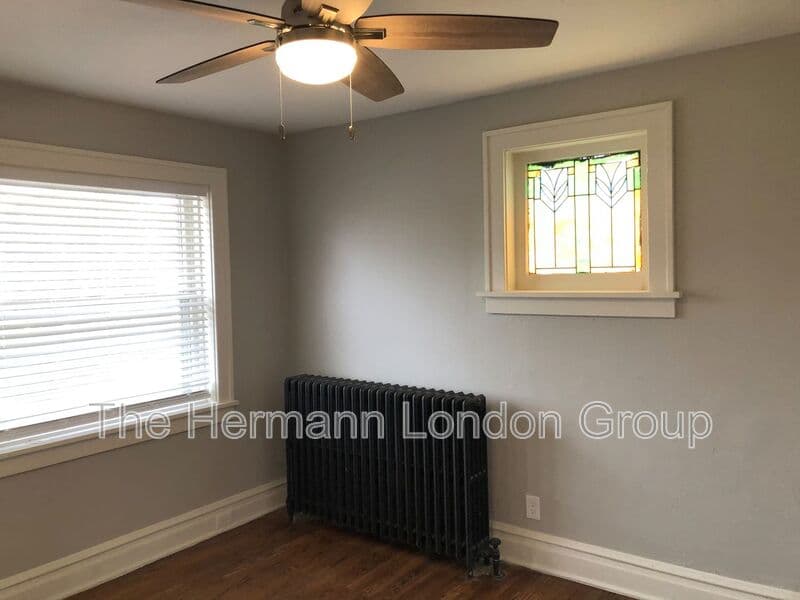 Saint Louis Condo: 4936-4938 Potomac