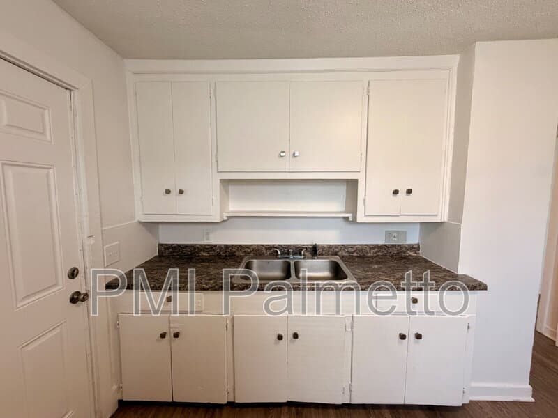 West Columbia Condo: 528 Jasper Street