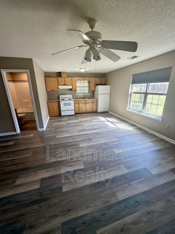 Fort Valley Condo: 806 East Church Street