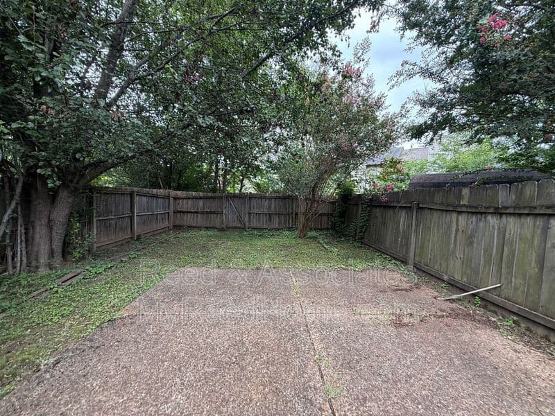 Memphis House: 7004 Wesley Ct.