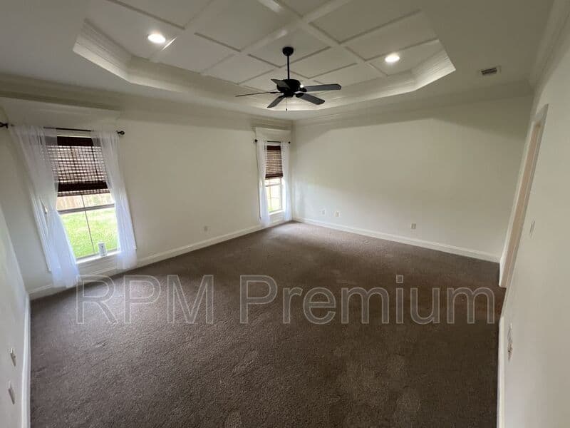 Zachary House: 7335 Oakview Dr.