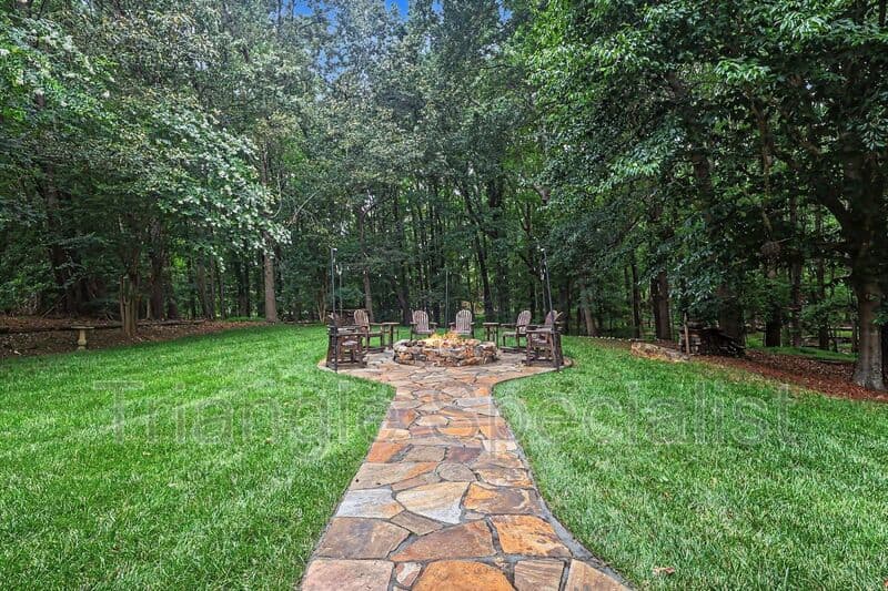 Raleigh House: 6121 Carlyle Drive