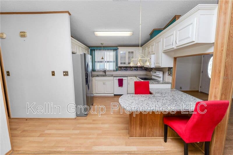 Lakeland House: 1706 Fox Hill Dr