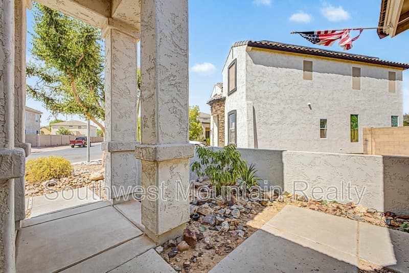 Maricopa House: 44967 W Sage Brush Dr