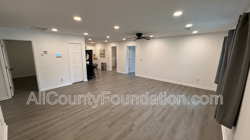 Goose Creek House: 212 Ellen Street