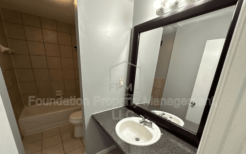 Memphis House: 2961 Grenadier Cove