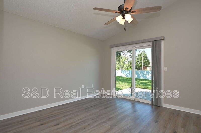 Lakeland House: 2118 Sandy Hook