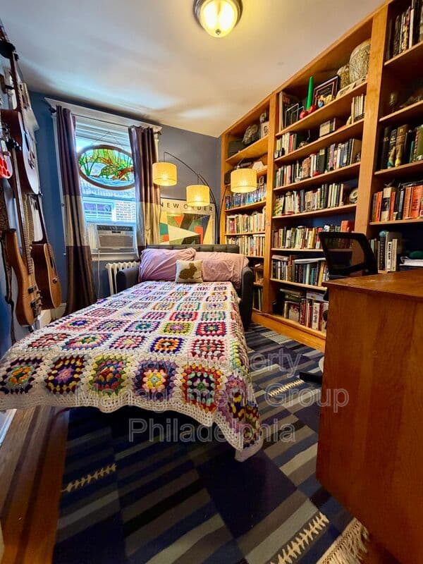 Upper Darby House: 216 Glencoe Rd