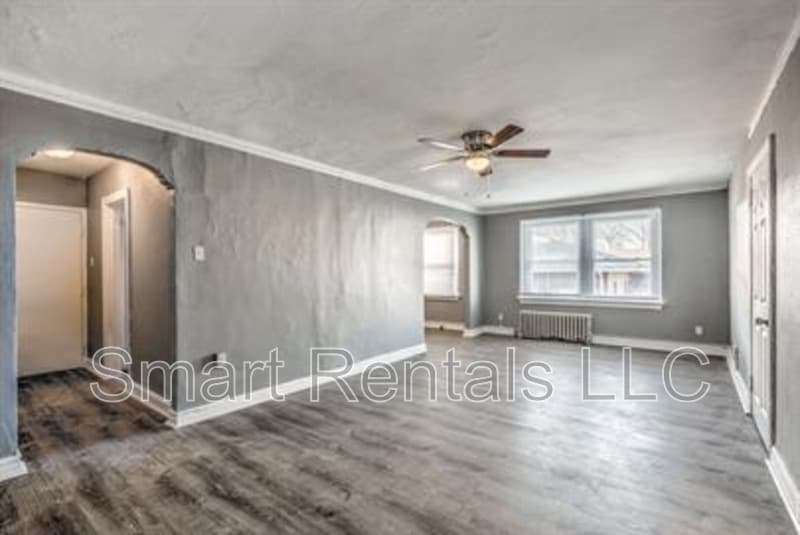 St. Louis Condo: 807 Clara Avenue  - 27