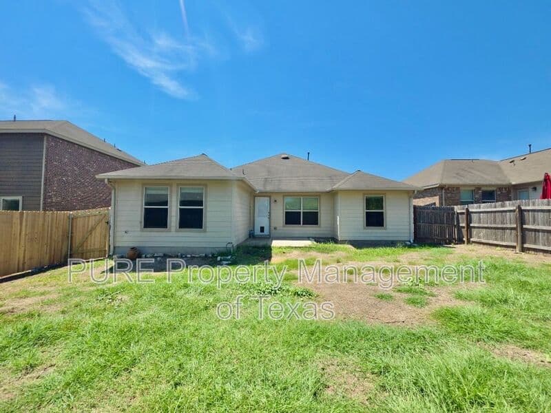 Buda House: 124 Jasper Trail