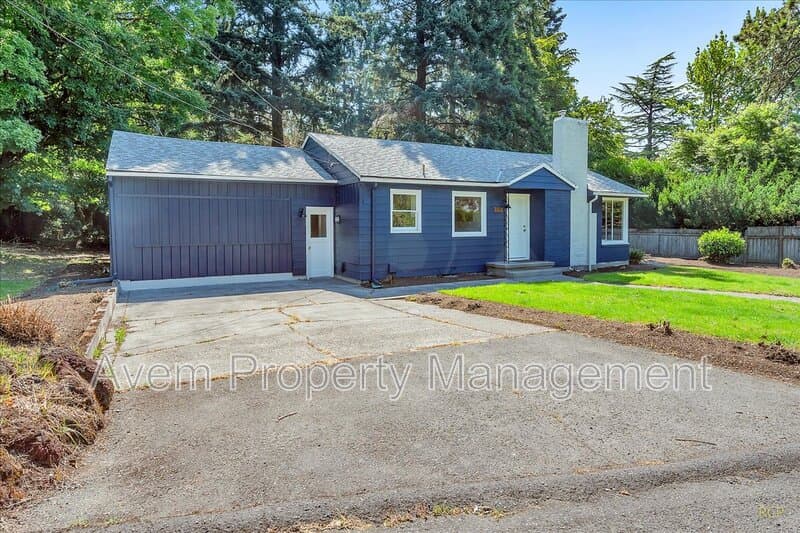 Portland House: 9710 S Corbett Lane