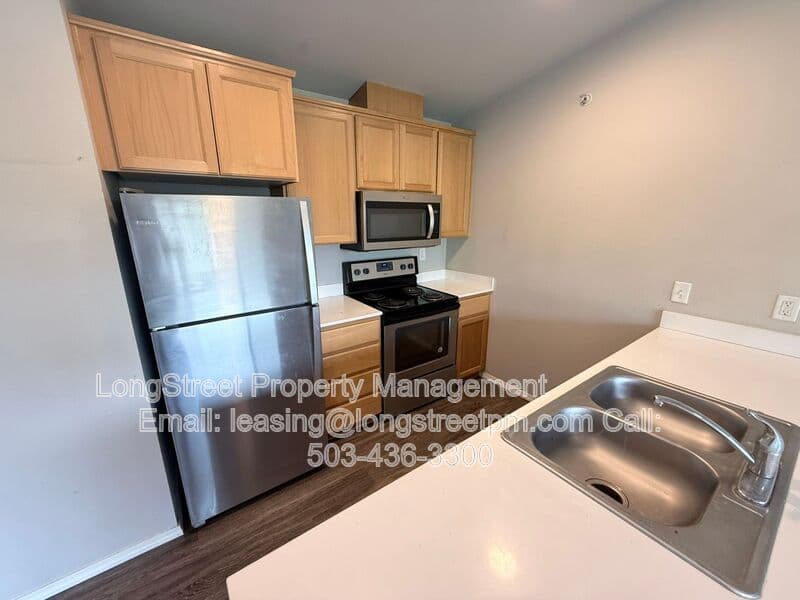 Keizer House: 3655 Pleasant View Dr NE