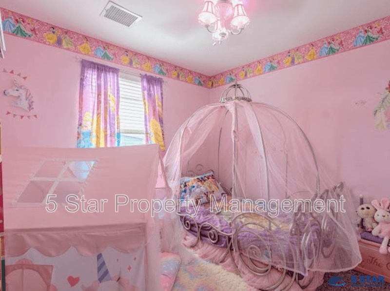 El Paso House: 2233 Mike Price Dr
