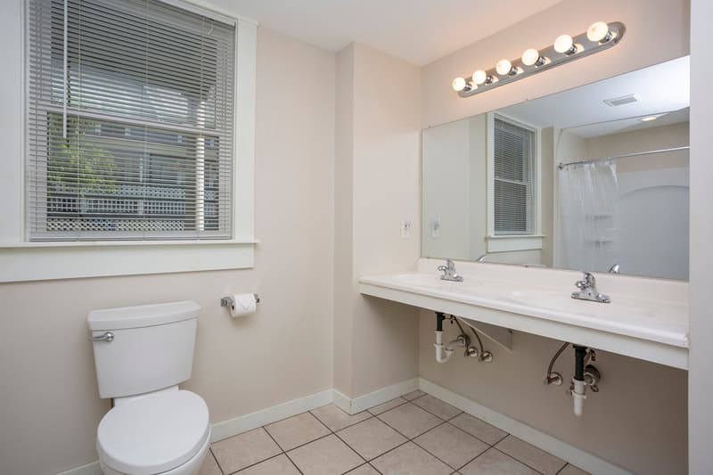 Willimantic House: 73 Maple Avenue