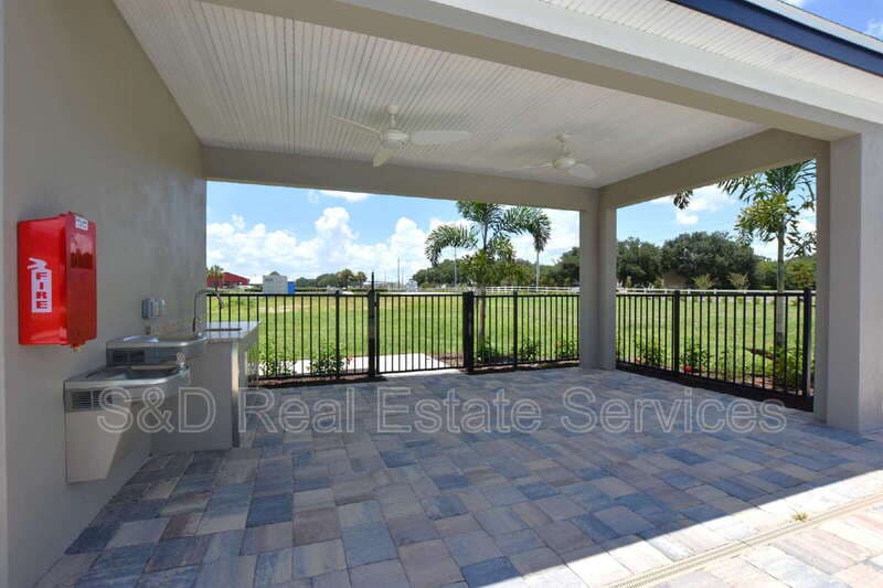 Lakeland House: 3913 Academia Ave.