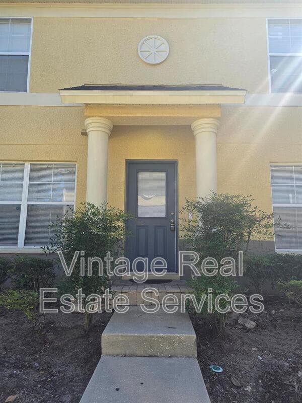 Valrico House: 3342 Spy Tower Ct