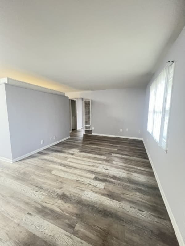 Wayne Condo: 35505 Michigan - Apt 2