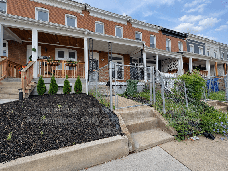 Baltimore Townhome: 2617 W Cold Spring Ln